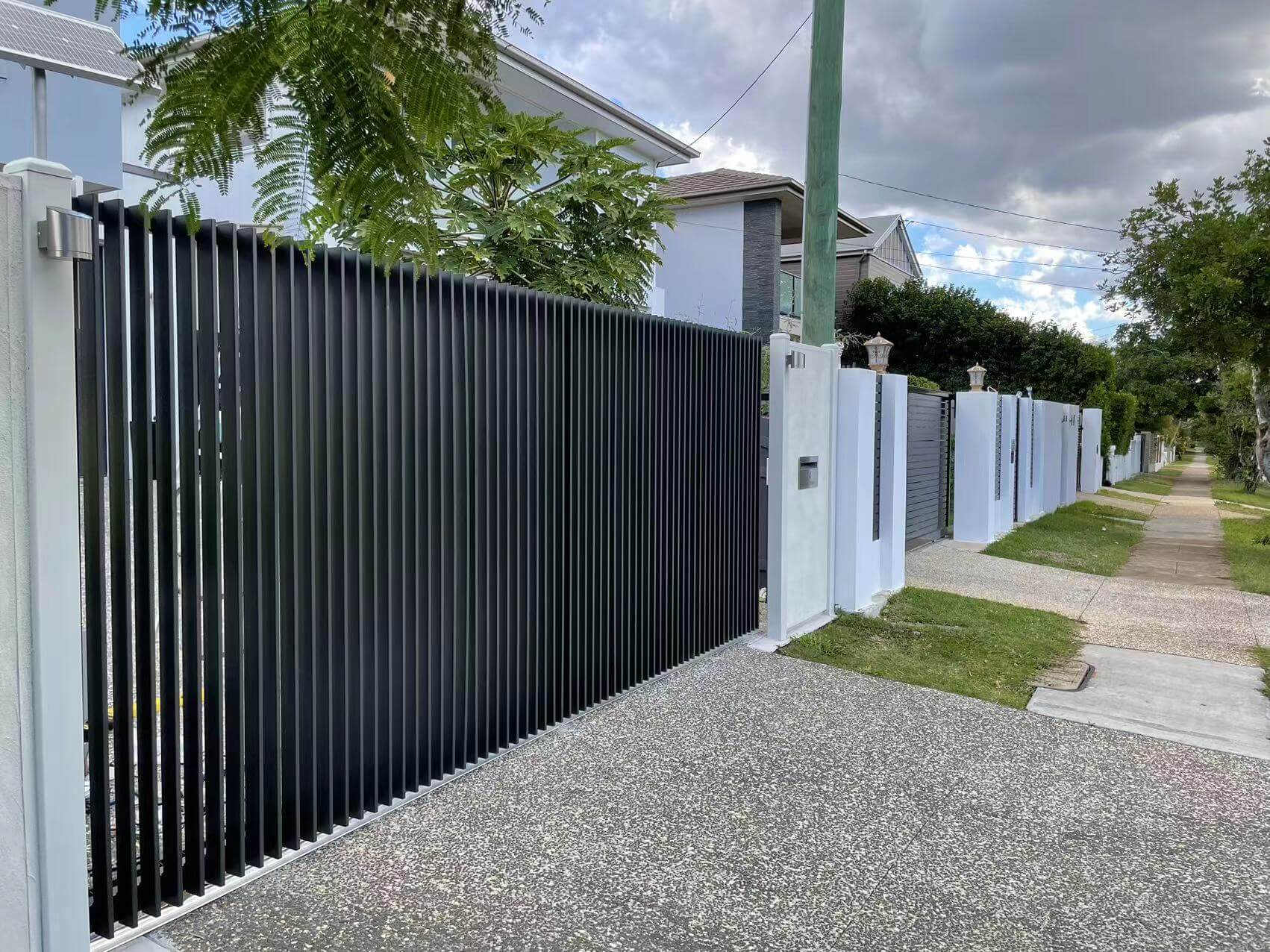 Gate